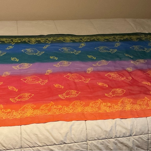 Vibrant Multicolor Fish Pattern Scarf - Picture 2 of 8